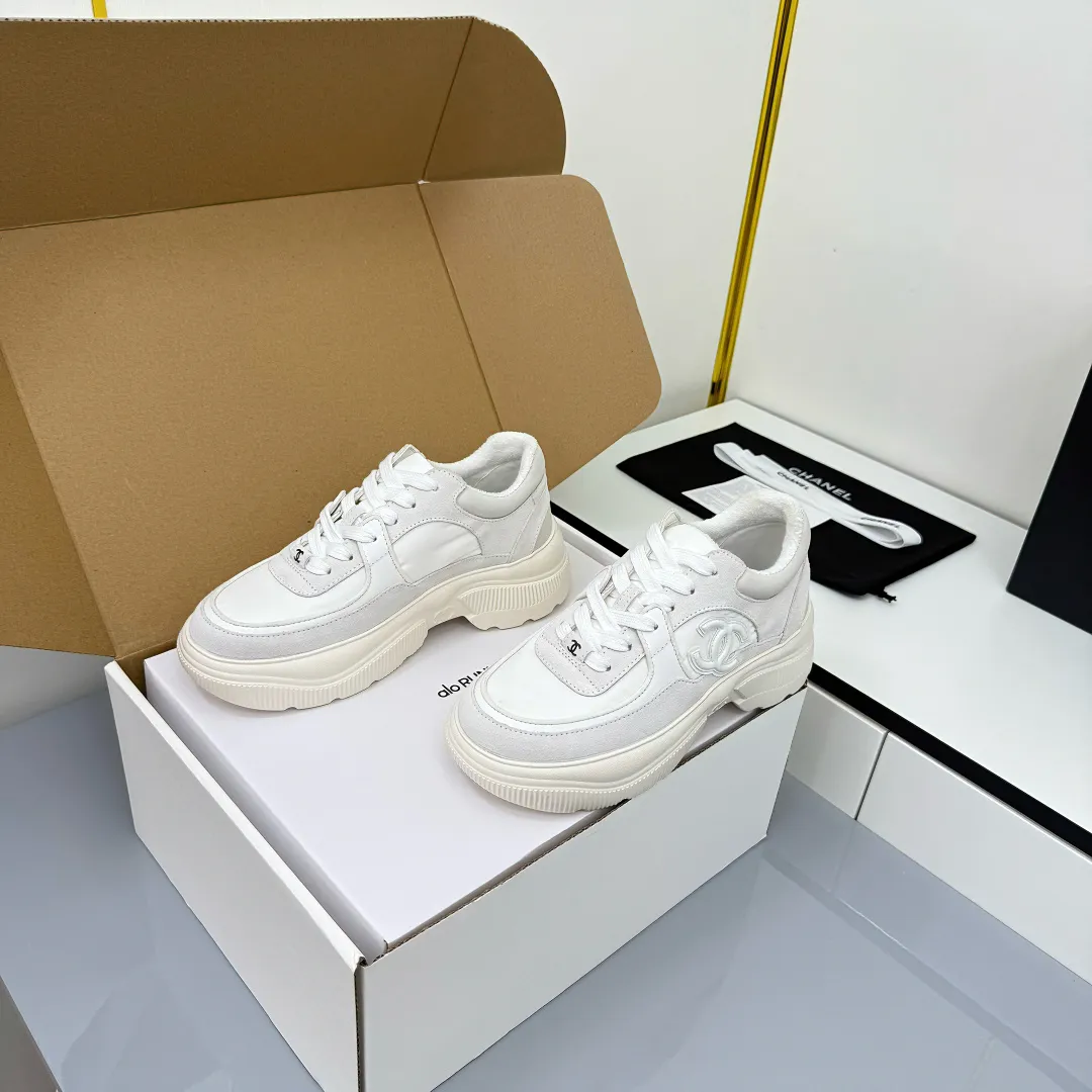 👟👟Ex-factory price 620👟👟 Chanel bread shoes ~ original calfskin panda shoes Chanel 25C latest hot style panda black and white sports shoes casual sneakers Xiaoxiang hot item classic black and white panda color coco girls must pay Fabric: original custom mixed sheepskin lining: original imported breathable mesh lining outsole: Original molded rubber + TPU combination Size: Women's 35-41